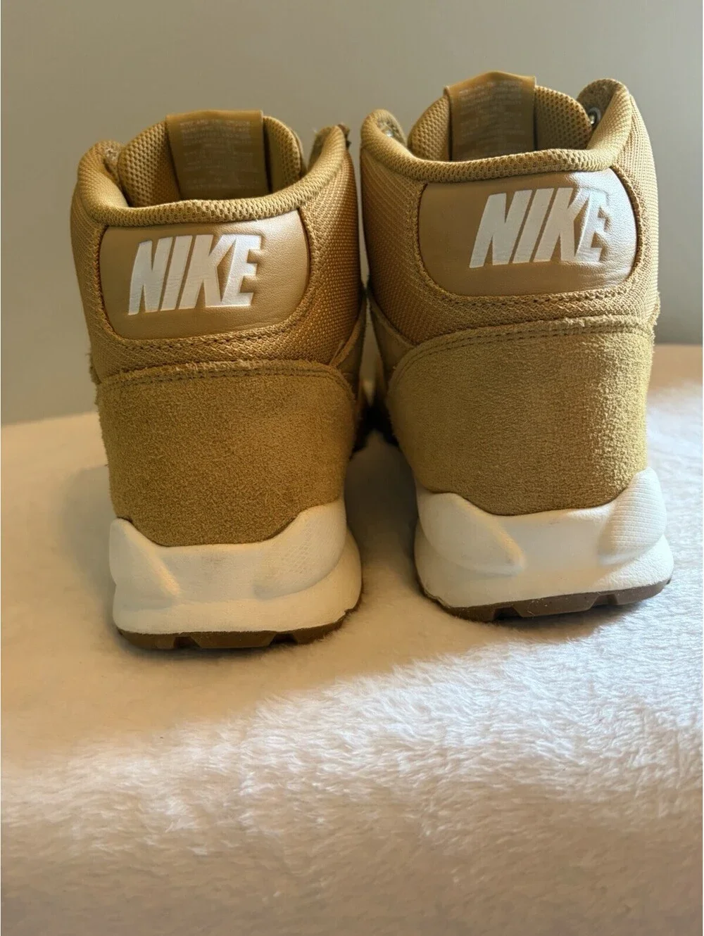 Nike Hoodland Suede Boots Wheat Golden Men's Size 8 NWOT 654888-727